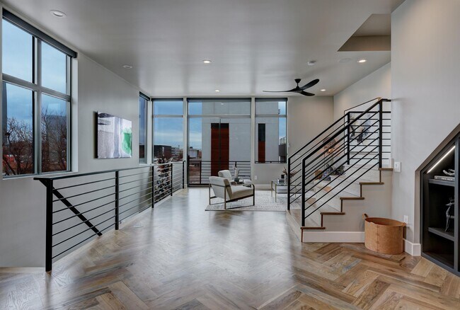 Foto del edificio - 819 NW 6th St