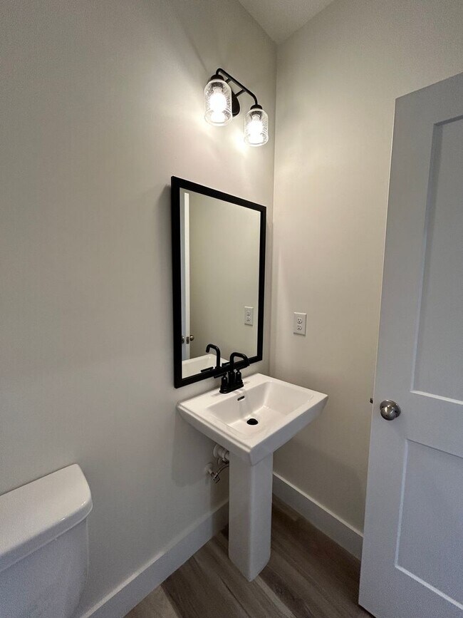 Building Photo - New Construction! 3 bedrooms, 2.5 baths, bonus room, plenty of storage, 2 car garage!
