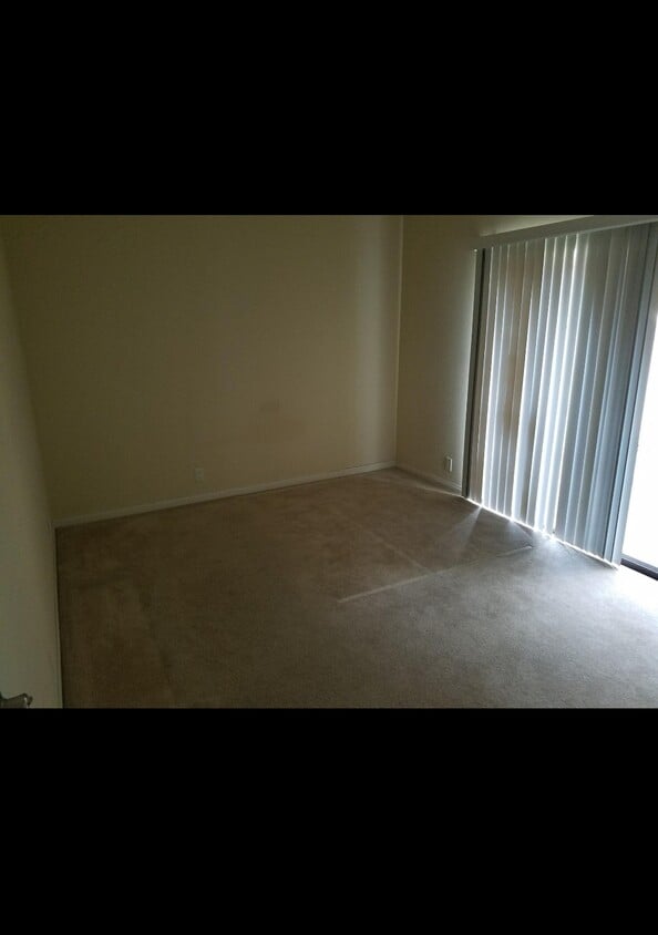 Primary Photo - 2010 E Wellington Ave