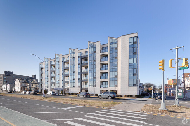 Building Photo - The Beach House