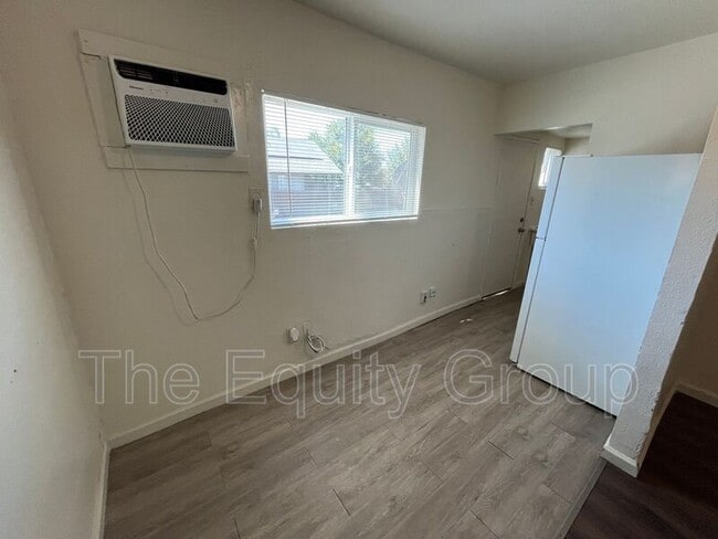 Building Photo - 266 W Belleview Ave