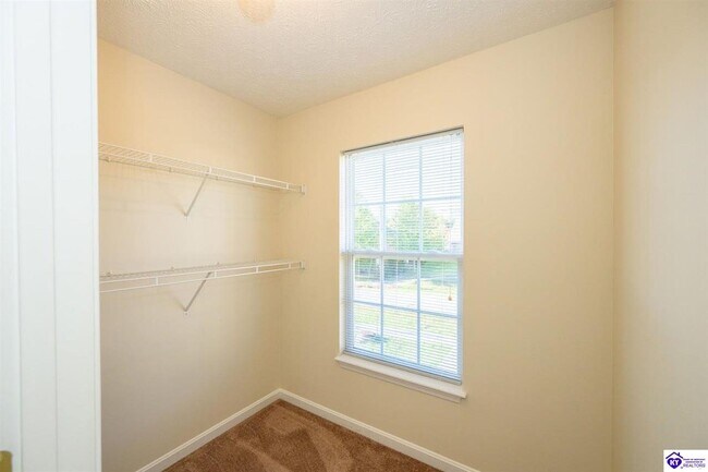 Building Photo - 123 Poplar Cir