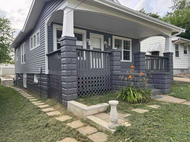 Building Photo - 3903 N Prospect Rd