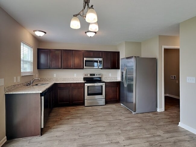 Building Photo - 10904 Mansfield Way