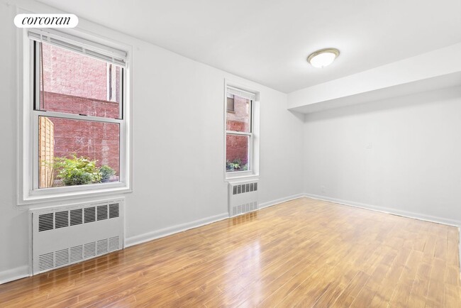 Building Photo - 401 W 56th St