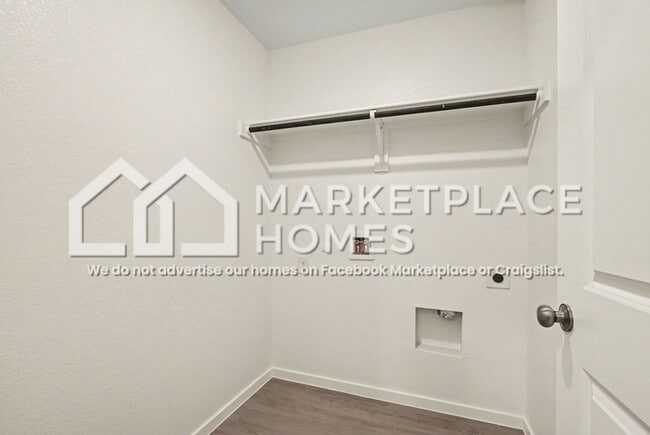 Building Photo - 10749 Revolver Dr