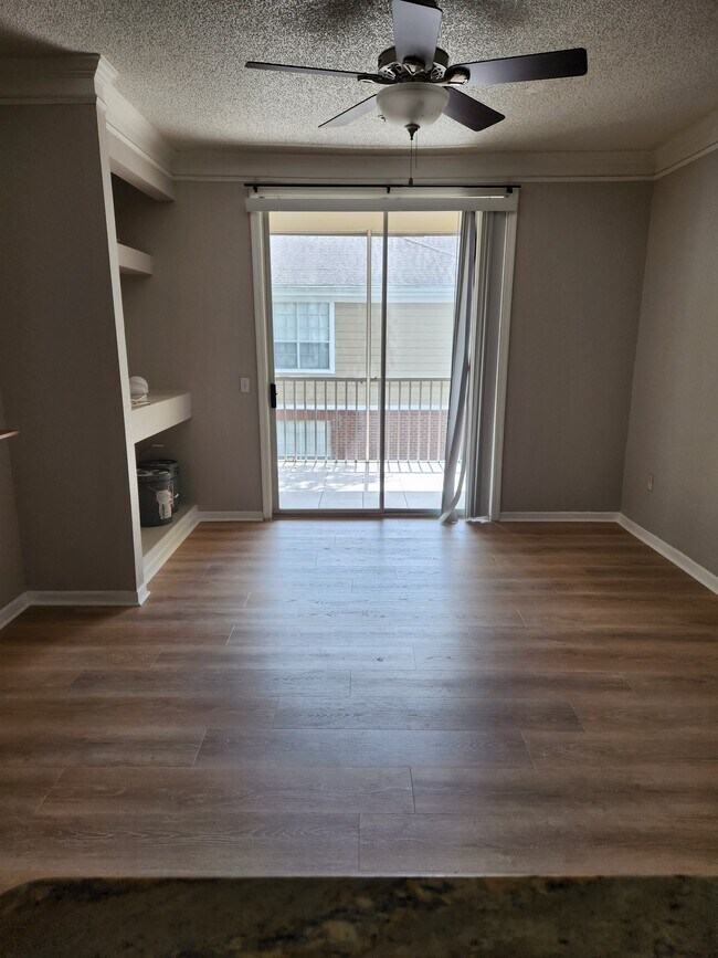 Viviendo - 13003 Plantation Park Cir