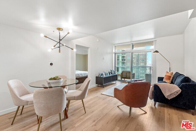 Foto del edificio - 13700 Marina Pointe Dr