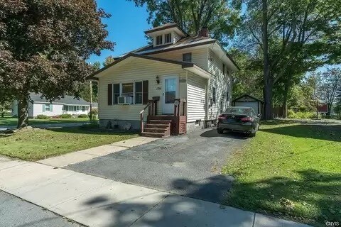Building Photo - 136 Monroe Ave