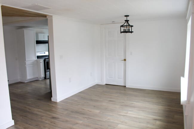 Building Photo - 842 Lloyd Ave