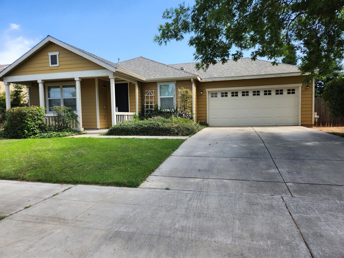 Foto principal - 689 Sierra Ave