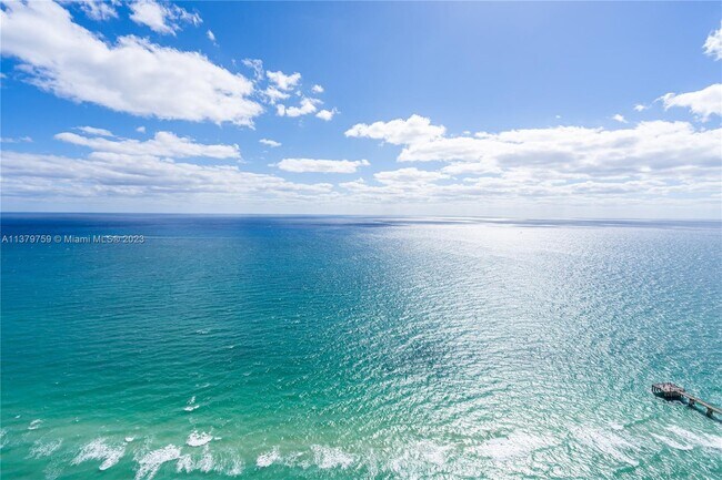 Foto del edificio - 16901 Collins Ave