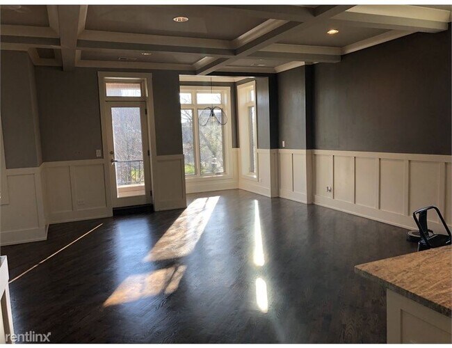 Foto del edificio - 3 br, 2 bath Apartment - 4021 S Ellis Ave