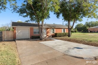 Building Photo - 1218 Glendora Dr