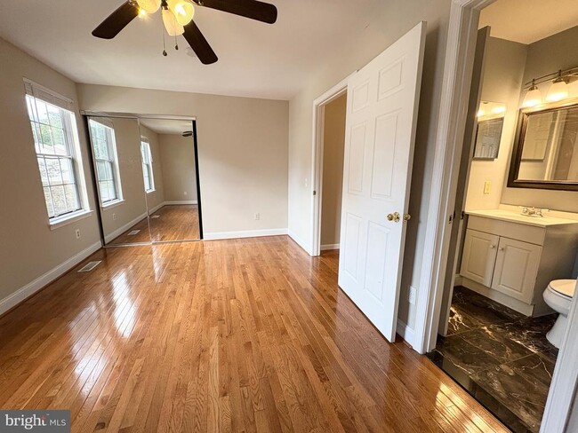 Building Photo - 7653 Stana Ct