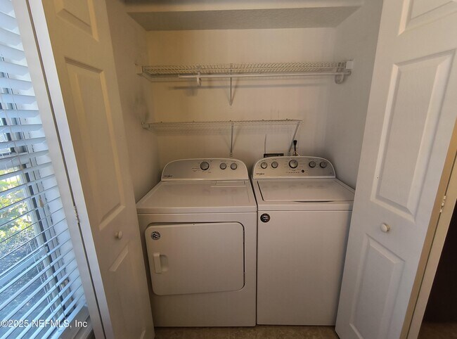 Foto del edificio - 6781 Plum Lake Dr N