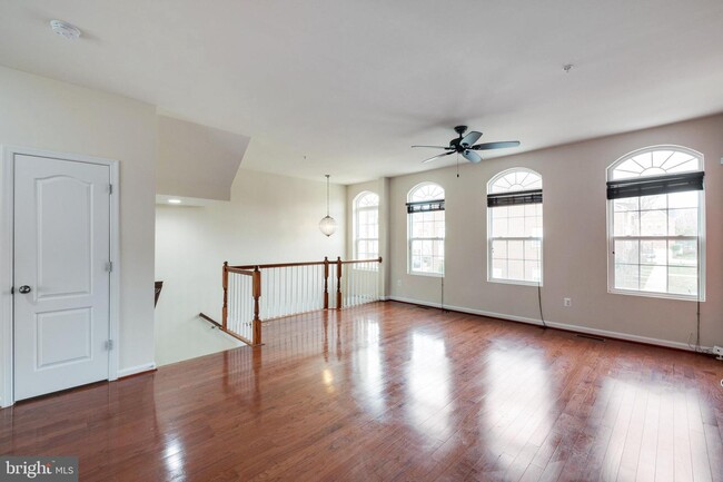 Building Photo - 2939 Sedgemore Pl
