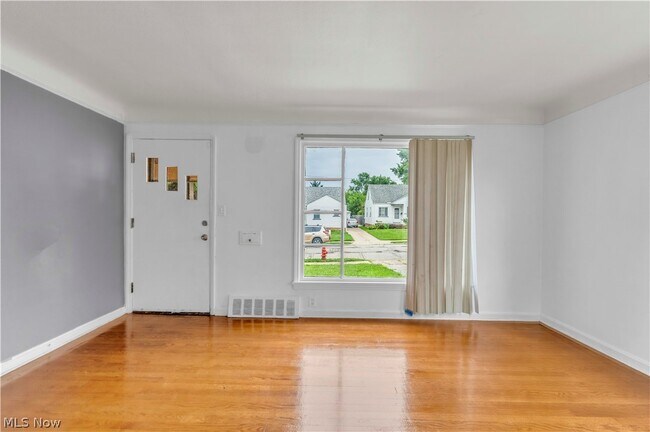 Foto del edificio - 15901 Edgewood Ave