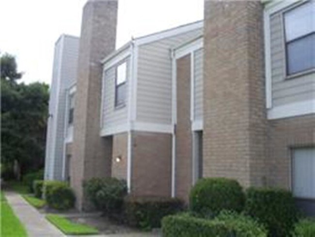 Building Photo - 11710 Southlake Dr