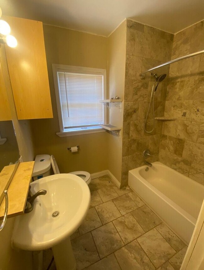 Foto del edificio - Spacious 2 Bedroom home