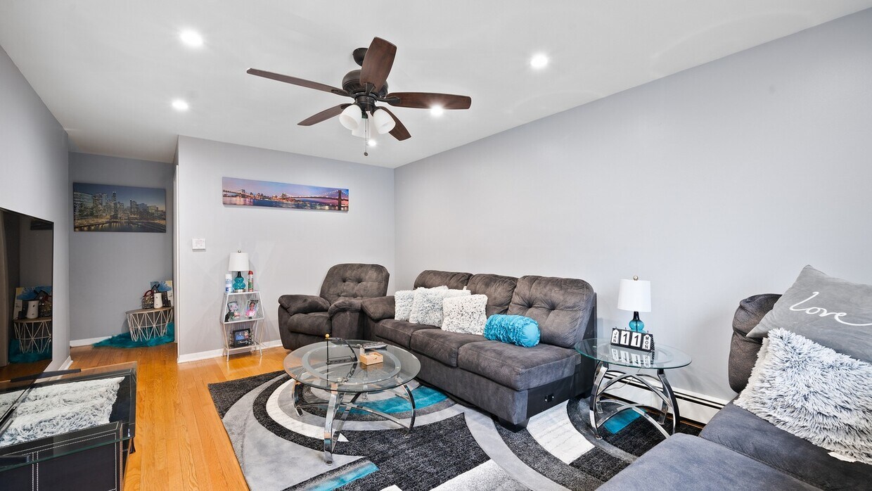 Foto principal - 7441 S Rockwell St