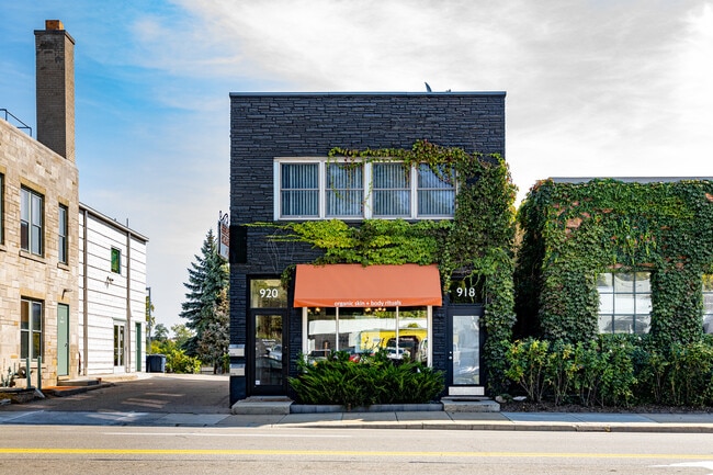 Building Photo - 918 N Main St