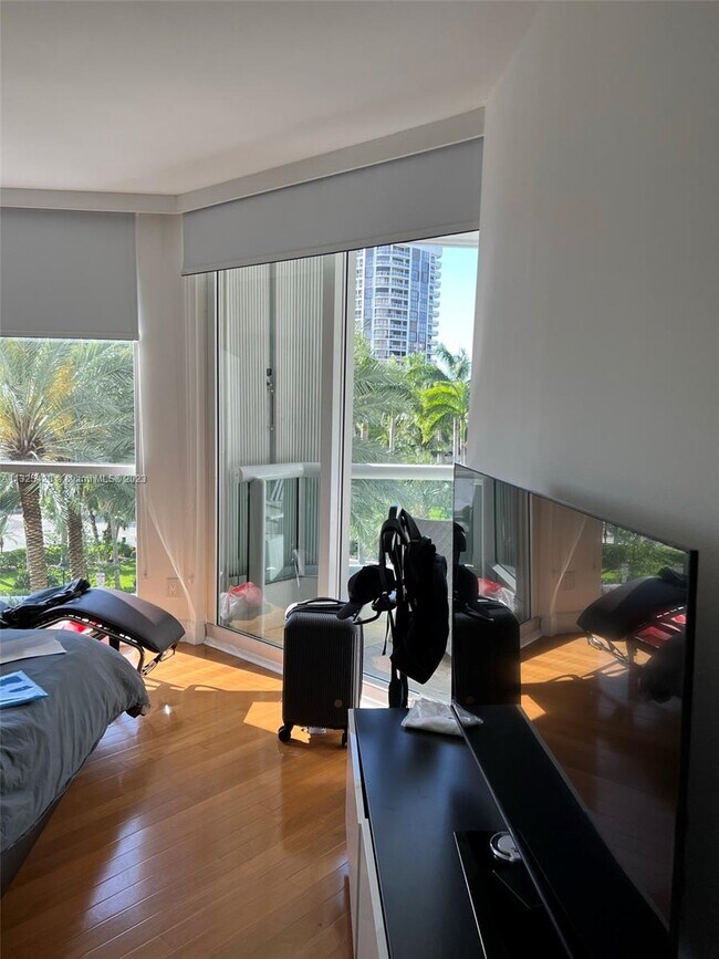 Foto del edificio - 21055 NE 37th Ave