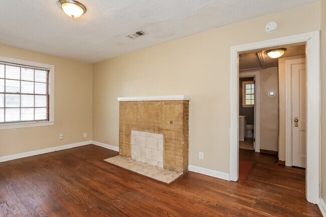 Foto del edificio - 8057 Oakwood St