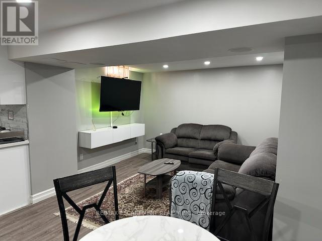 Building Photo - 30 Meekings Dr