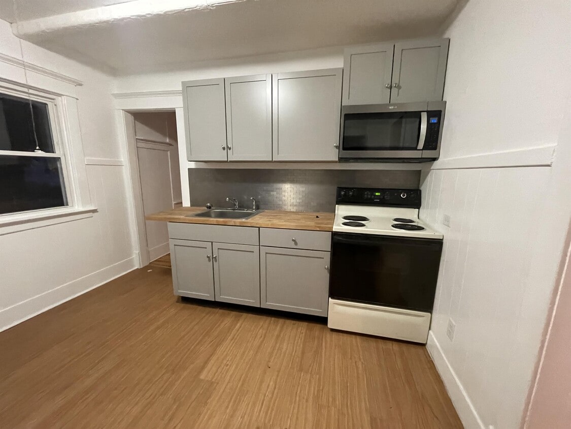 31 Courtland Pl, Pittsfield, MA 01201 Townhome Rentals in Pittsfield