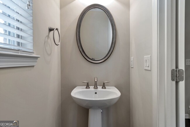 Building Photo - 1623 Trailview Way NE