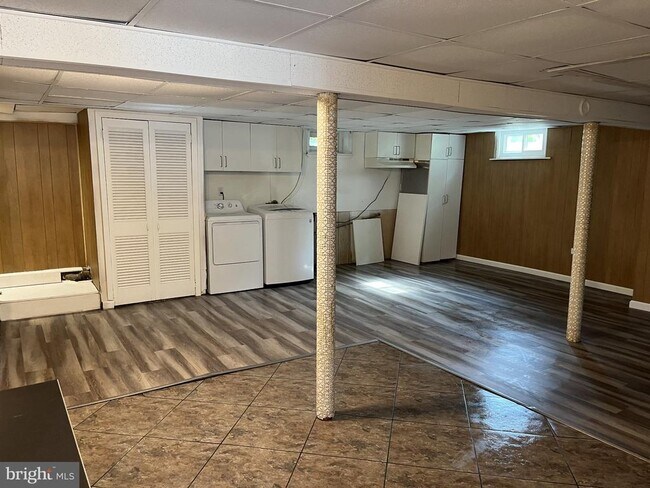 Foto del edificio - 1 Cornell Rd