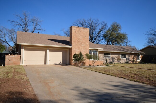 Foto del edificio - Large, beautiful home in College Hills AVA...