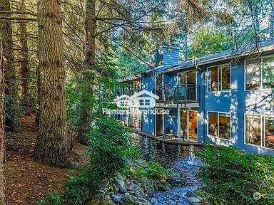 Foto del edificio - Charming Kirkland Condo with Modern Amenities & Prime Location