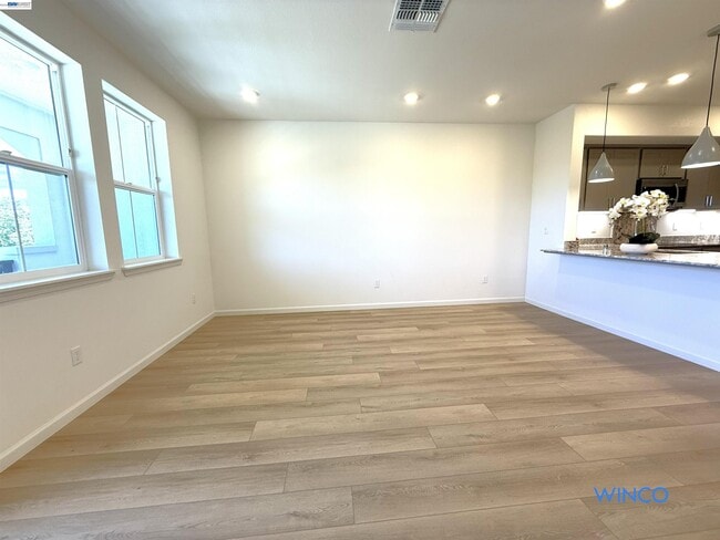 Building Photo - 3810 Norbridge Ave