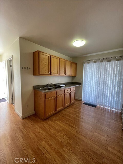Foto principal - 5726 Rocket St