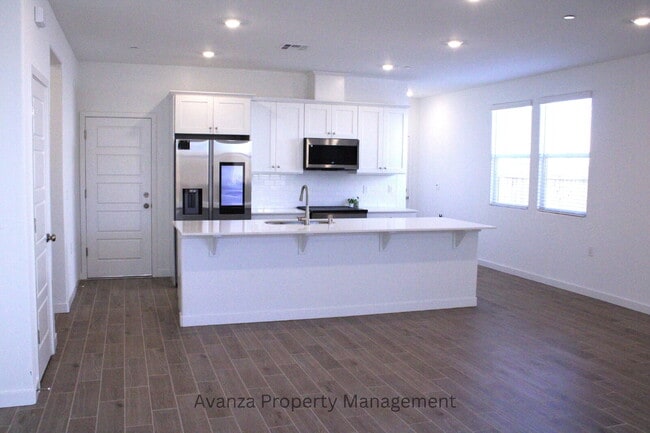 Foto del edificio - 3422 N Ensanada Ave