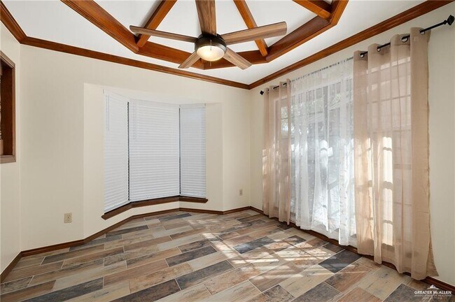 Foto del edificio - 3100 Hummingbird Ave