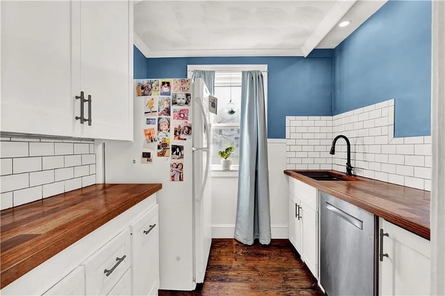 Photo - 145 Market St Apartment