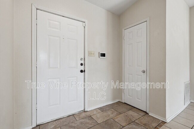 Building Photo - 7911 Corona Ridge