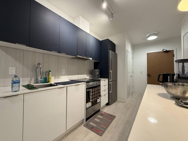 Building Photo - 8 Tippett Rd