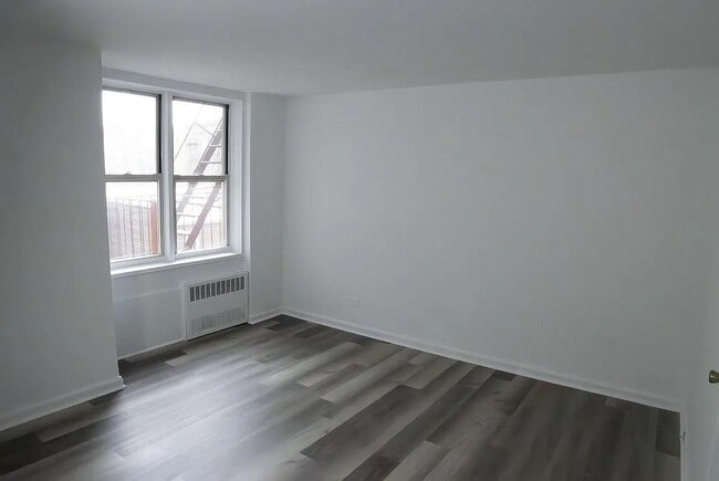 Photo - 31-85 Crescent St Apartment