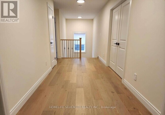 Building Photo - 89 Royal Cres