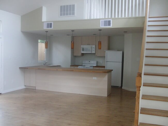 Building Photo - 1703 Oxford St