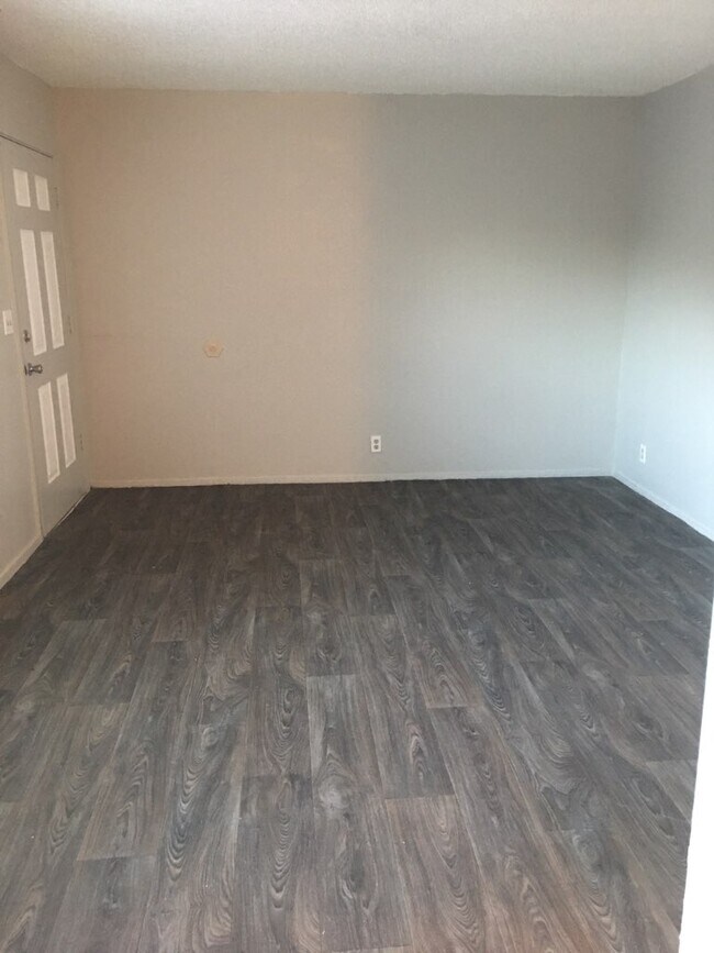 Building Photo - 1222 Brazos St