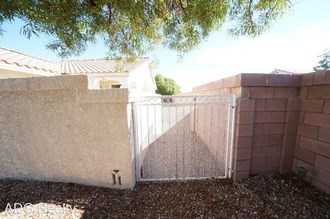 Building Photo - 3 br, 2 bath House - 7678 Glorietta Bay Ct...