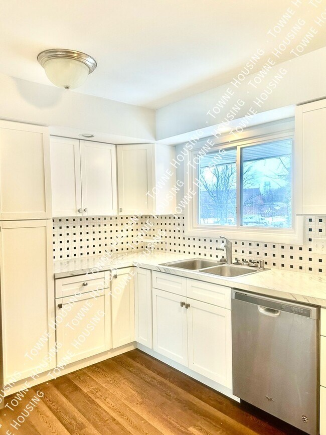 Foto del edificio - 4493 S Buffalo St