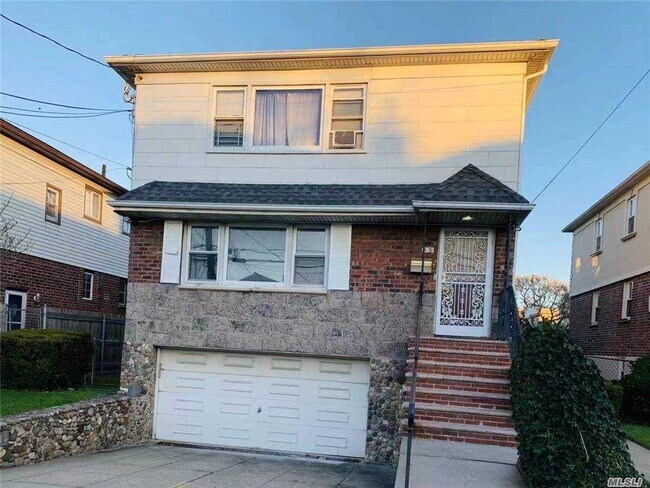 Building Photo - 11-31-31 129th St
