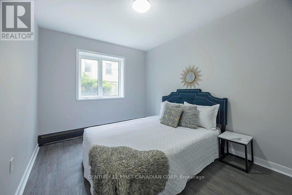 Photo principale - 871-871 Adelaide St N
