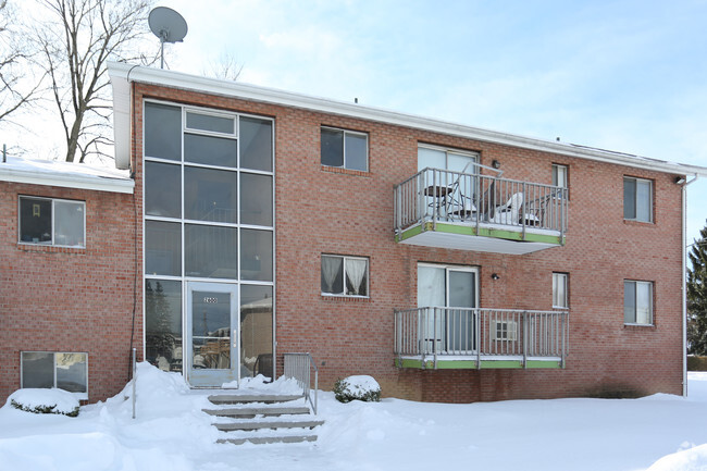 Building Photo - Willow Gardens
